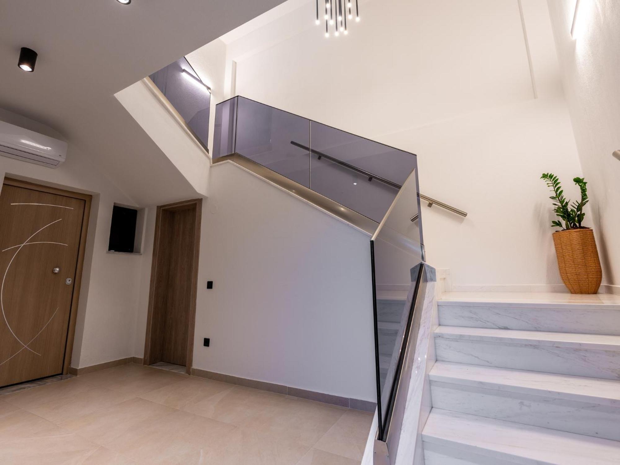 Antony's Luxury Apartment *